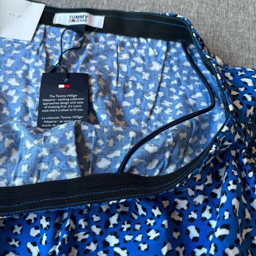 Tommy Hilfiger Adaptive Tommy Print Midi Skirt with Pull Up Loops, Size 14 - Picture 4 of 8